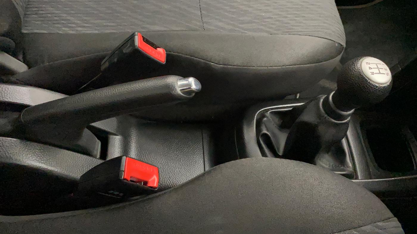 2016 Maruti Swift VXI, Petrol, Manual, 11,290 km, Gear Lever