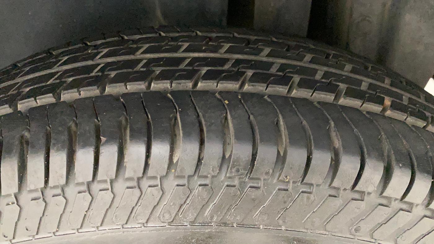 2016 Maruti Swift VXI, Petrol, Manual, 11,290 km, Left Rear Tyre Tread