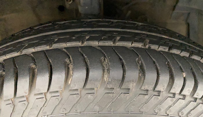 2016 Maruti Swift VXI, Petrol, Manual, 11,290 km, Right Front Tyre Tread