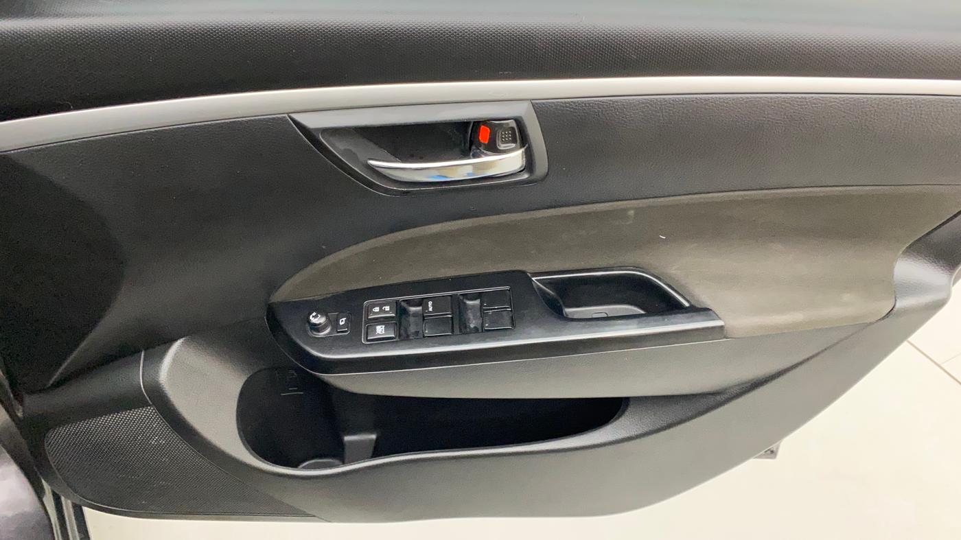 2016 Maruti Swift VXI, Petrol, Manual, 11,290 km, Driver Side Door Panels Control