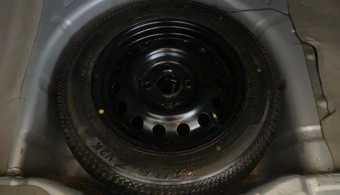 2016 Ford Figo Aspire TITANIUM 1.2 PETROL, Petrol, Manual, 88,433 km, Spare Tyre