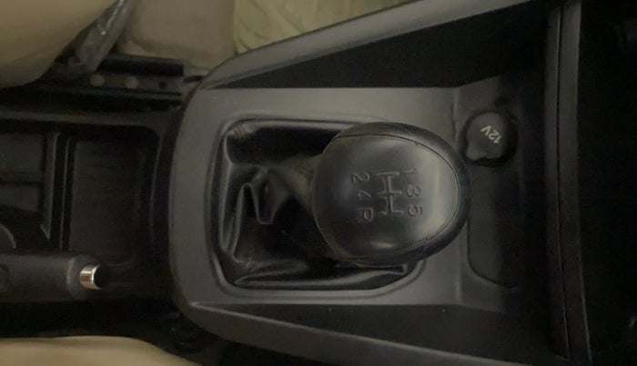 2016 Ford Figo Aspire TITANIUM 1.2 PETROL, Petrol, Manual, 88,433 km, Gear Lever