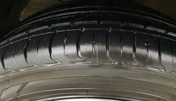 2020 Maruti Swift ZXI PLUS AMT, Petrol, Automatic, 71,329 km, Left Front Tyre Tread