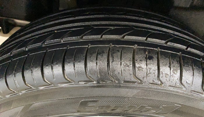 2020 Maruti Swift ZXI PLUS AMT, Petrol, Automatic, 71,329 km, Right Rear Tyre Tread