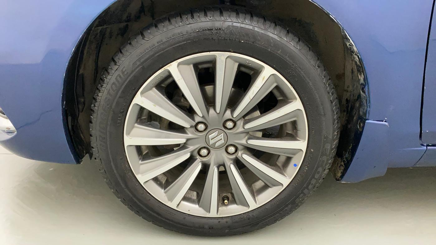 2018 Maruti Ciaz ALPHA  AT 1.5 SHVS PETROL, Petrol, Automatic, 1,04,059 km, Left Front Wheel