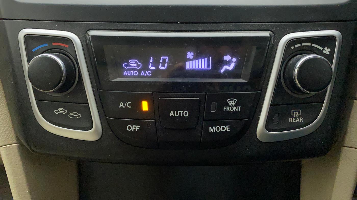 2018 Maruti Ciaz ALPHA  AT 1.5 SHVS PETROL, Petrol, Automatic, 1,04,059 km, Automatic Climate Control