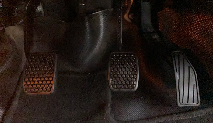 2017 Maruti Alto K10 VXI P, Petrol, Manual, 33,146 km, Pedals