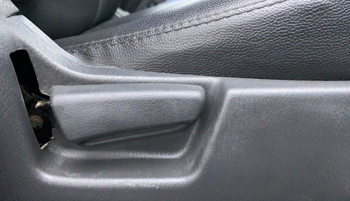 2017 Maruti Alto K10 VXI P, Petrol, Manual, 33,146 km, Driver Side Adjustment Panel