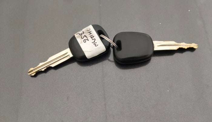 2016 Maruti Alto K10 VXI AMT, Petrol, Automatic, 73,671 km, Key Close Up