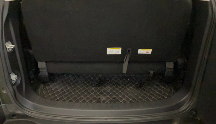 2022 Mahindra SCORPIO-N Z8 L PETROL AT 7 STR, Petrol, Automatic, 25,934 km, Boot Inside