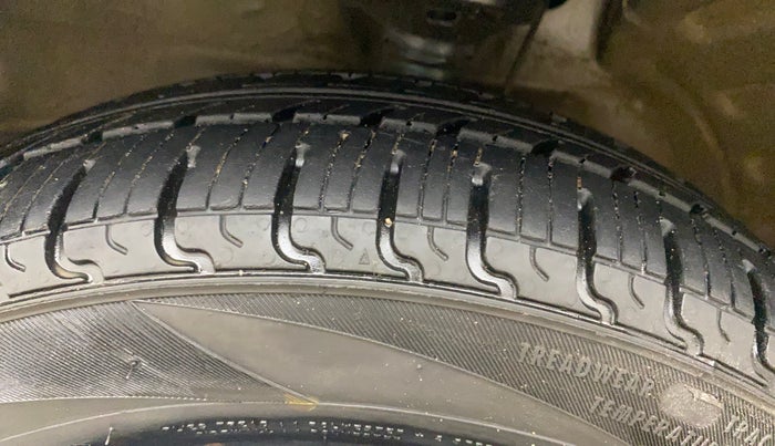 2017 Maruti Wagon R 1.0 VXI AMT, Petrol, Automatic, 78,443 km, Left Front Tyre Tread