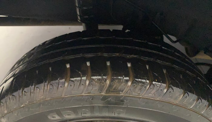 2017 Datsun Go Plus ANNIVERSARY EDITION, Petrol, Manual, 24,577 km, Right Rear Tyre Tread