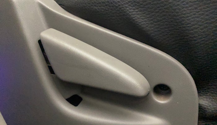 2017 Datsun Go Plus ANNIVERSARY EDITION, Petrol, Manual, 24,577 km, Driver Side Adjustment Panel