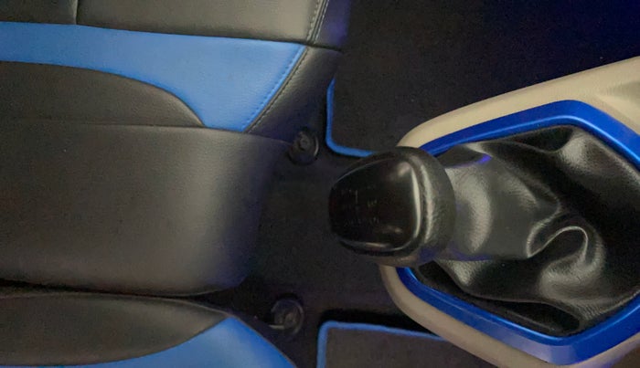 2017 Datsun Go Plus ANNIVERSARY EDITION, Petrol, Manual, 24,577 km, Gear Lever