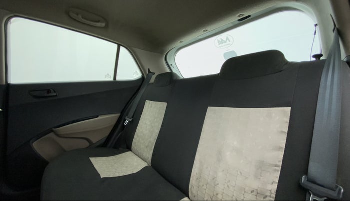 2016 Hyundai Grand i10 MAGNA 1.2 KAPPA VTVT, Petrol, Manual, 63,976 km, Right Side Rear Door Cabin