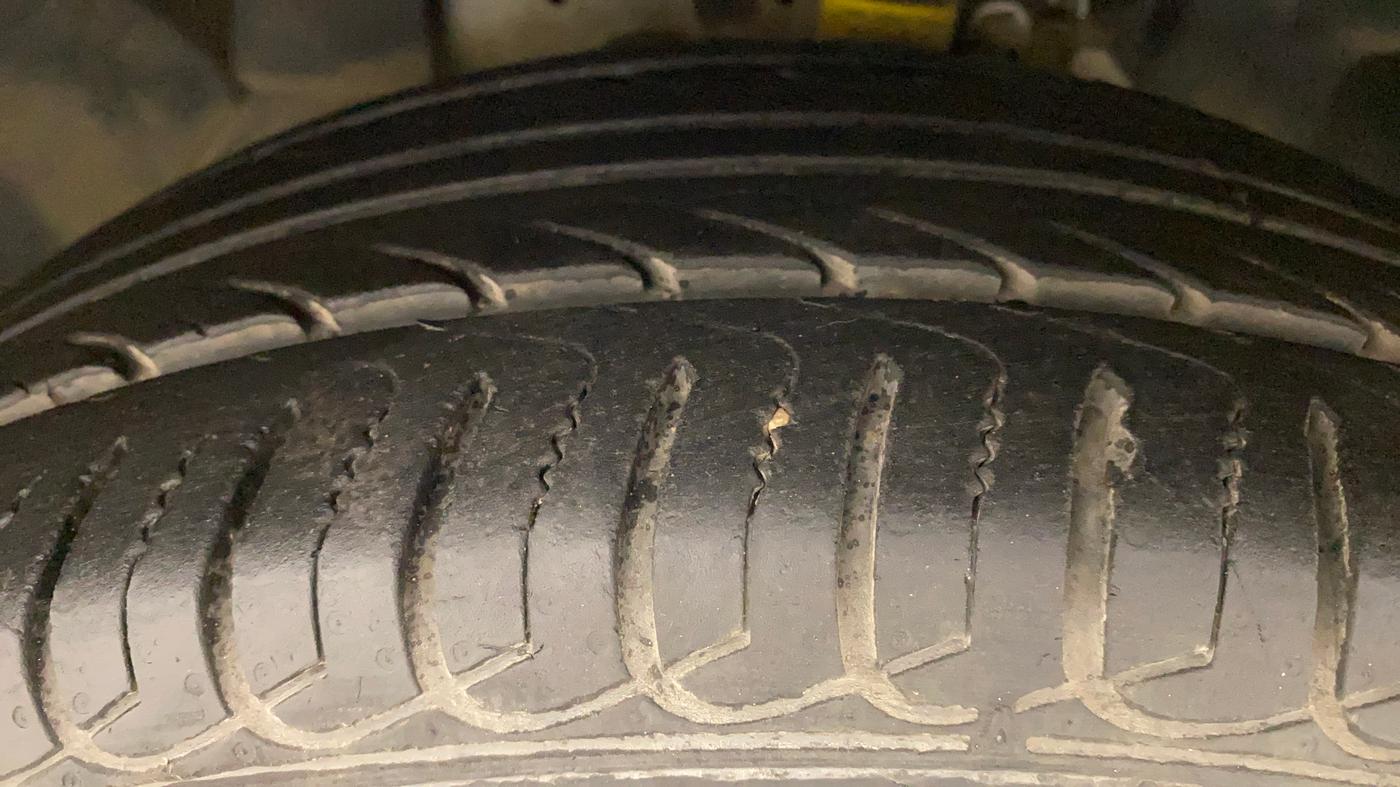 2019 Ford Ecosport TITANIUM + 1.5L PETROL AT, Petrol, Automatic, 25,233 km, Left Front Tyre Tread