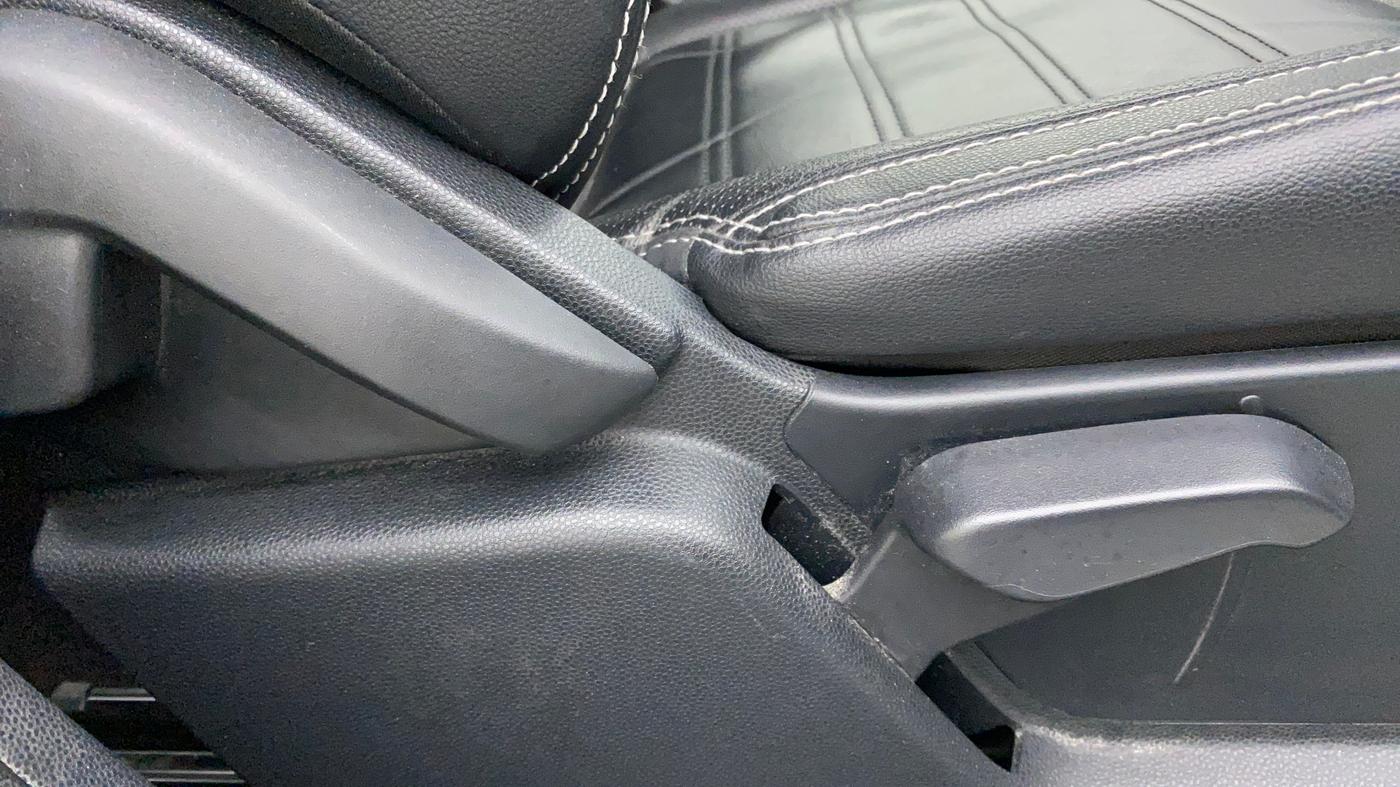 2019 Ford Ecosport TITANIUM + 1.5L PETROL AT, Petrol, Automatic, 25,233 km, Driver Side Adjustment Panel