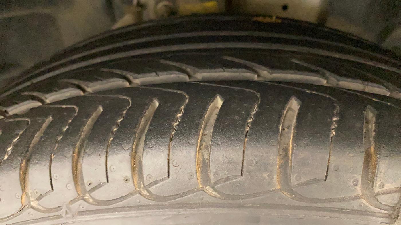 2019 Ford Ecosport TITANIUM + 1.5L PETROL AT, Petrol, Automatic, 25,233 km, Right Front Tyre Tread