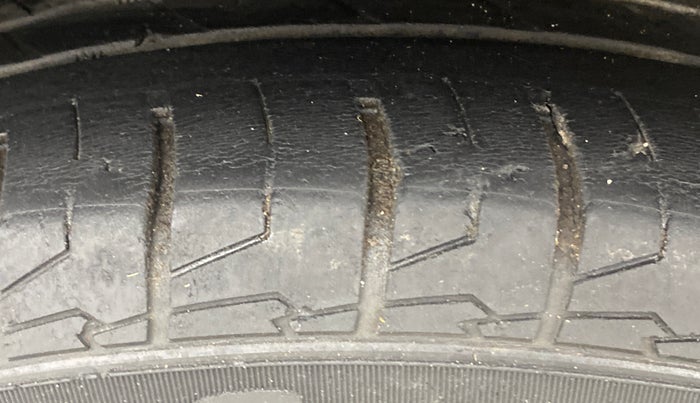 2021 Hyundai ALCAZAR PRESTIGE 2.0 MT 7STR, Petrol, Manual, 29,136 km, Right Rear Tyre Tread
