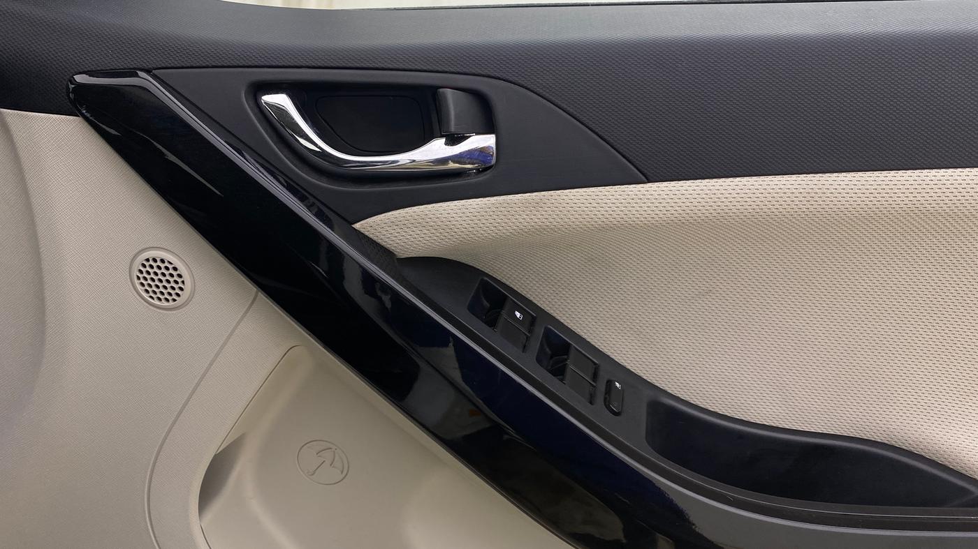 2023 Tata NEXON XZ PLUS PETROL, Petrol, Manual, 45,770 km, Driver Side Door Panels Control