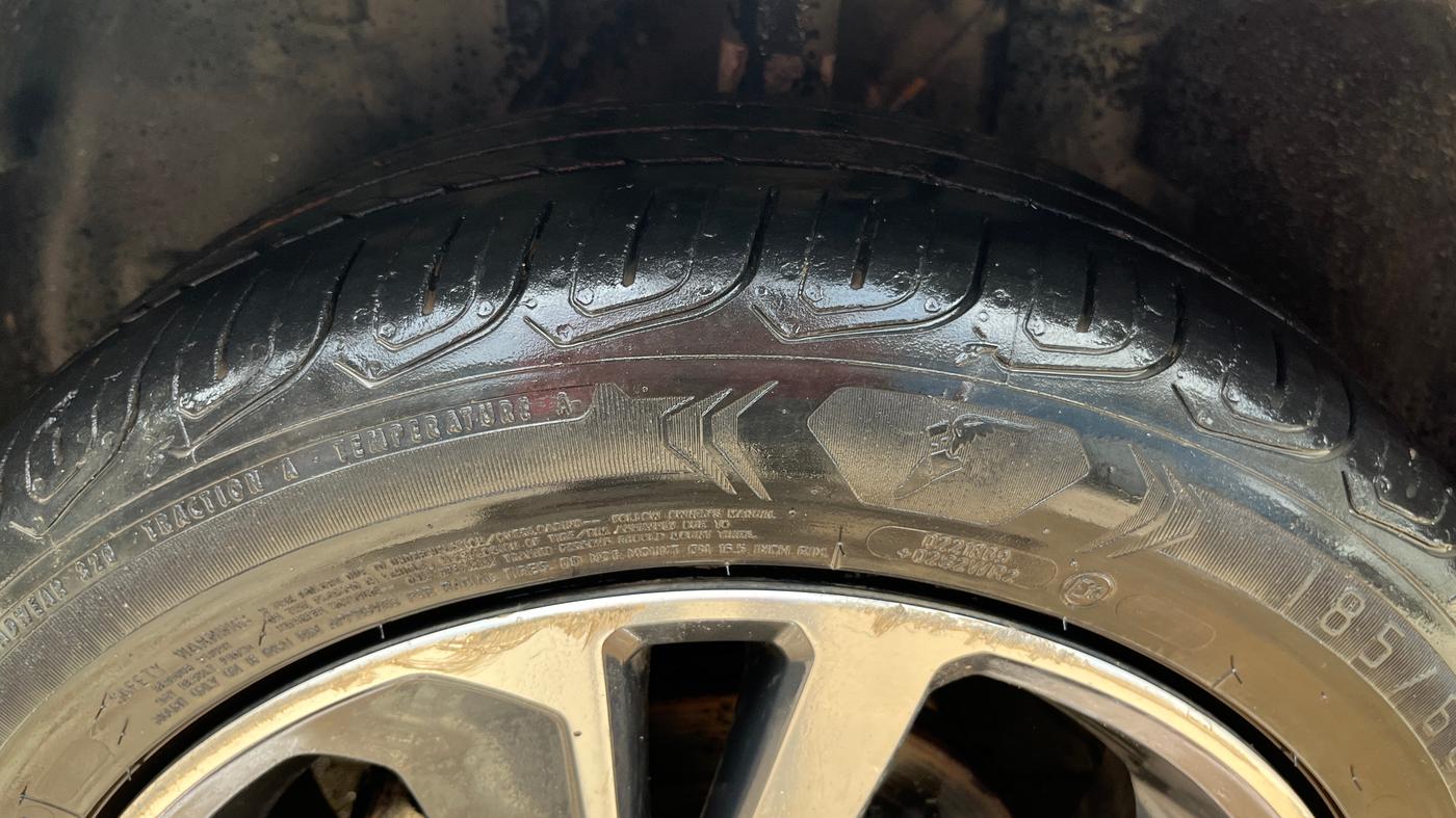 2022 Tata ALTROZ XZA PLUS, Petrol, Automatic, 53,183 km, Left Front Tyre Tread
