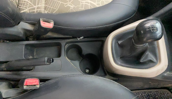 2016 Hyundai Grand i10 MAGNA 1.1 CRDI, Diesel, Manual, 92,624 km, Gear Lever