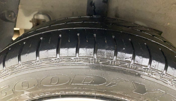 2016 Hyundai Grand i10 MAGNA 1.1 CRDI, Diesel, Manual, 92,624 km, Right Rear Tyre Tread