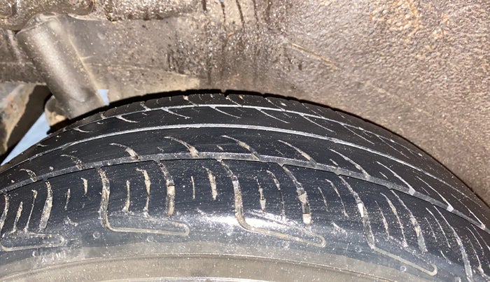 2017 Maruti Wagon R 1.0 VXI, Petrol, Manual, 62,961 km, Right Rear Tyre Tread