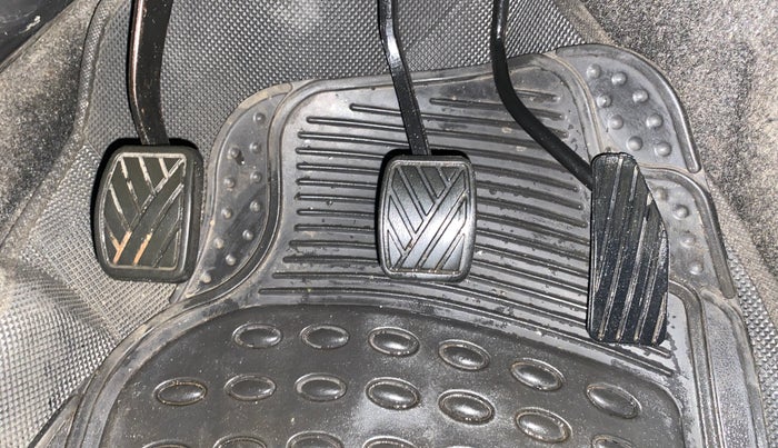 2017 Maruti Wagon R 1.0 VXI, Petrol, Manual, 62,961 km, Pedals