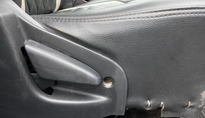 2018 Datsun Go Plus T, Petrol, Manual, 83,374 km, Driver Side Adjustment Panel