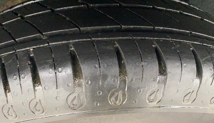 2022 Renault Kwid RXT 1.0 AMT, Petrol, Automatic, 18,072 km, Right Rear Tyre Tread