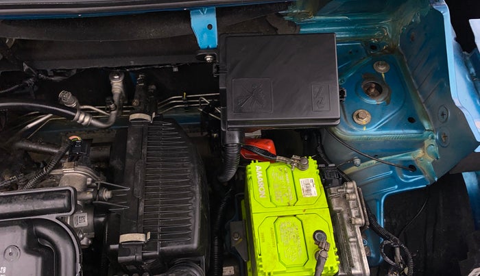 2022 Renault Kwid RXT 1.0 AMT, Petrol, Automatic, 18,072 km, Engine View - Left