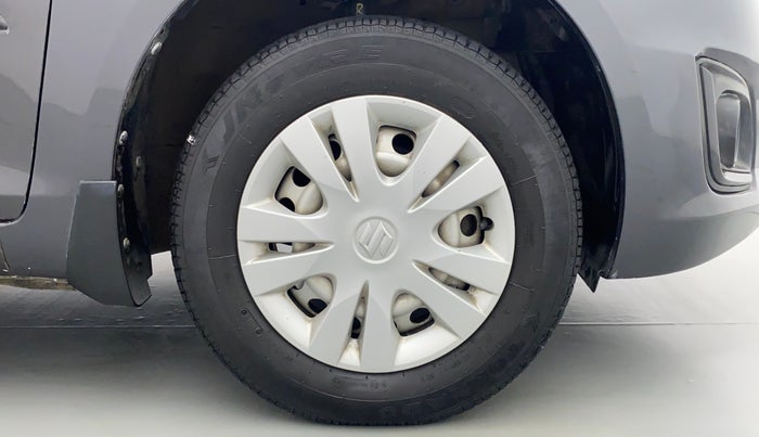2015 Maruti Swift LXI OPT, Petrol, Manual, 38,848 km, Right Front Wheel