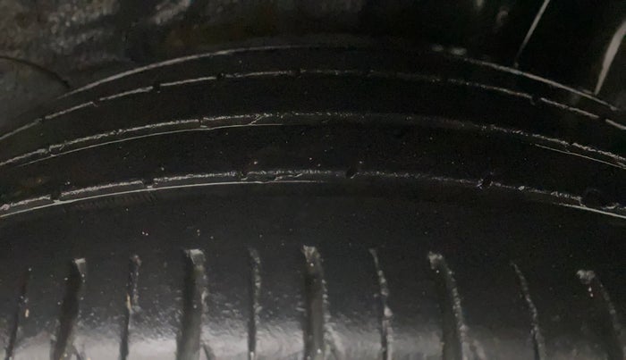 2020 KIA SONET GTX PLUS 1.5 AT, Diesel, Automatic, 29,117 km, Left Rear Tyre Tread