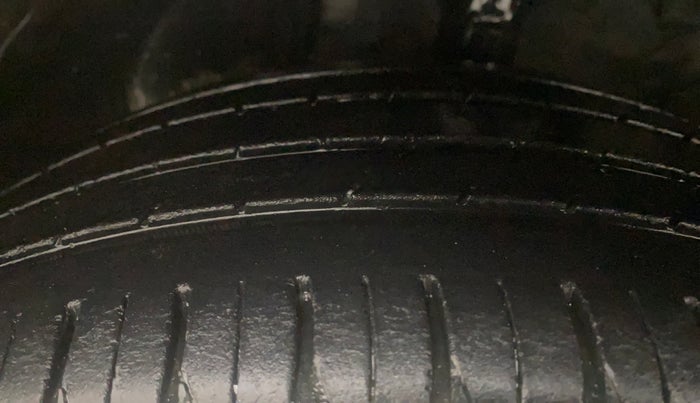 2020 KIA SONET GTX PLUS 1.5 AT, Diesel, Automatic, 29,117 km, Left Front Tyre Tread