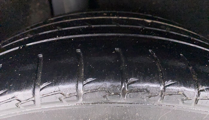 2019 Maruti Baleno ZETA DDIS 190, Diesel, Manual, 80,243 km, Right Rear Tyre Tread