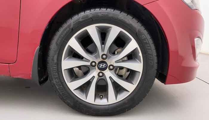 2015 Hyundai Verna FLUIDIC 1.6 CRDI SX, Diesel, Manual, 1,00,003 km, Right Front Wheel