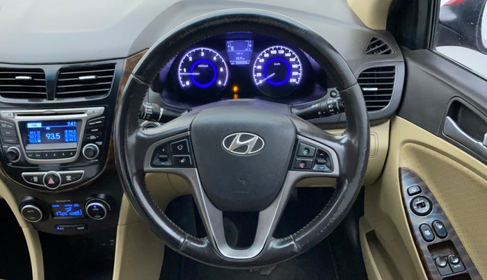 2015 Hyundai Verna FLUIDIC 1.6 CRDI SX, Diesel, Manual, 1,00,003 km, Steering Wheel Close Up