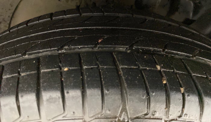 2017 Tata TIGOR XZ 1.2 REVOTRON OPT, Petrol, Manual, 43,119 km, Left Front Tyre Tread