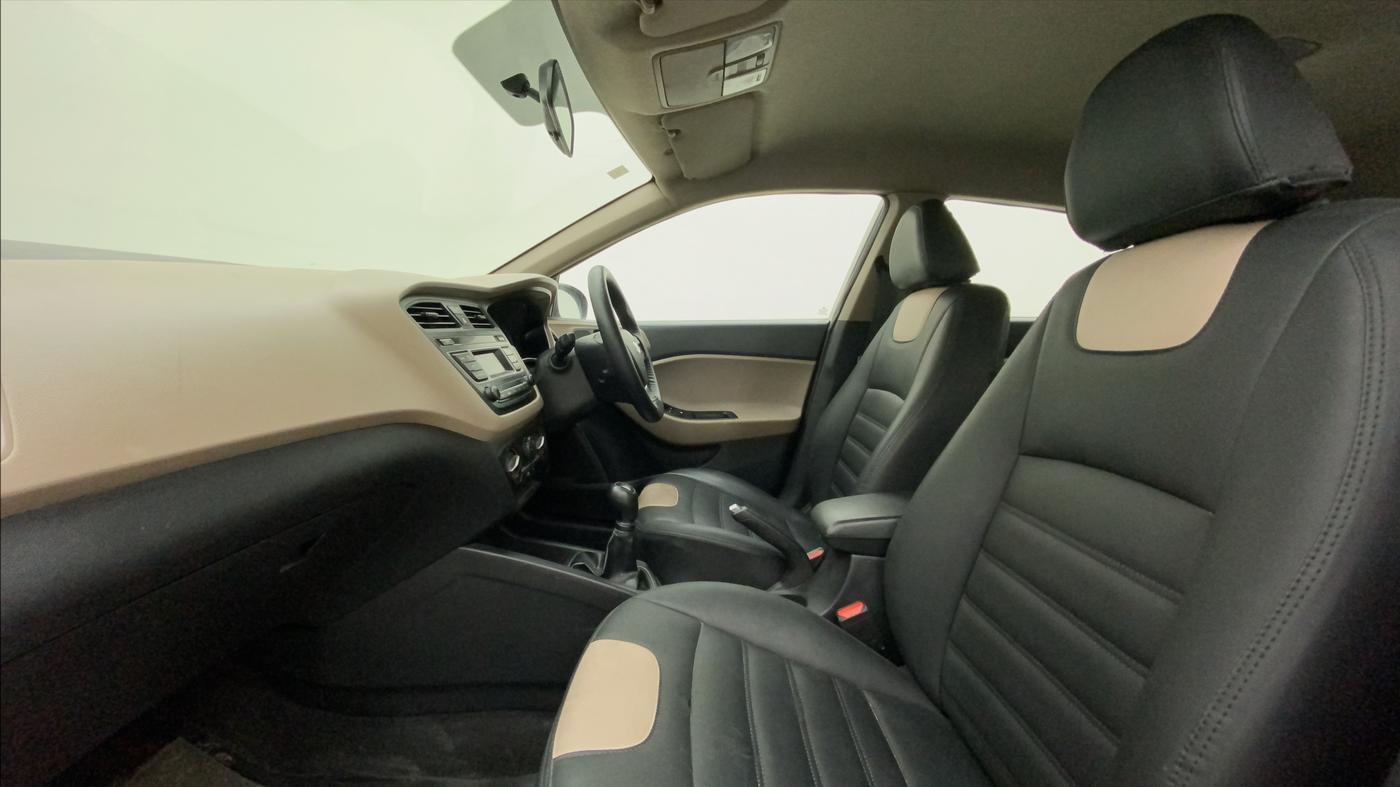 2015 Hyundai Elite i20 MAGNA 1.2, Petrol, Manual, 42,090 km, Right Side Front Door Cabin