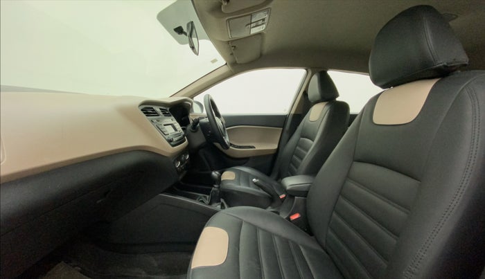 2015 Hyundai Elite i20 MAGNA 1.2, Petrol, Manual, 42,090 km, Right Side Front Door Cabin