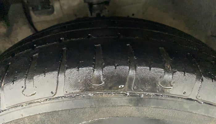 2015 Hyundai Elite i20 MAGNA 1.2, Petrol, Manual, 42,090 km, Left Front Tyre Tread