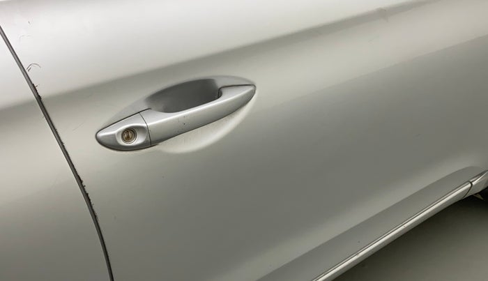 2015 Hyundai Elite i20 MAGNA 1.2, Petrol, Manual, 42,090 km, Driver-side door - Minor scratches