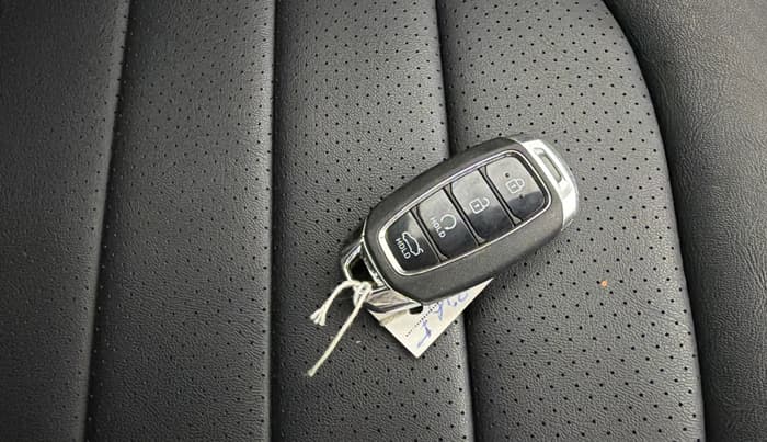 2023 Hyundai Verna SX 1.5 l MPI, Petrol, Manual, 37,017 km, Key Close Up