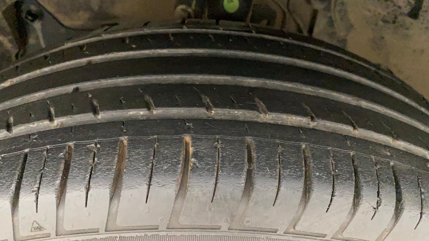 2020 Renault Duster RXZ 1.3 TURBO PETROL CVT, Petrol, Automatic, 46,385 km, Left Front Tyre Tread