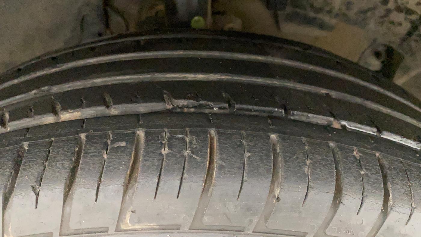 2020 Renault Duster RXZ 1.3 TURBO PETROL CVT, Petrol, Automatic, 46,385 km, Right Front Tyre Tread
