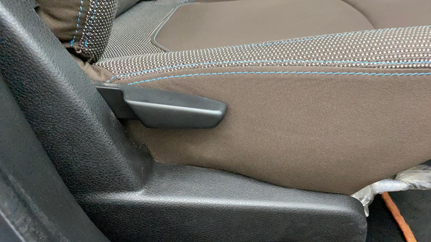 2020 Renault Duster RXZ 1.3 TURBO PETROL CVT, Petrol, Automatic, 46,385 km, Driver Side Adjustment Panel