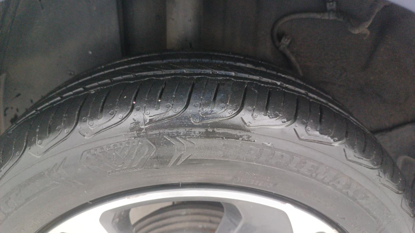 2022 Tata ALTROZ XZA PLUS, Petrol, Automatic, 20,377 km, Right Rear Tyre Tread