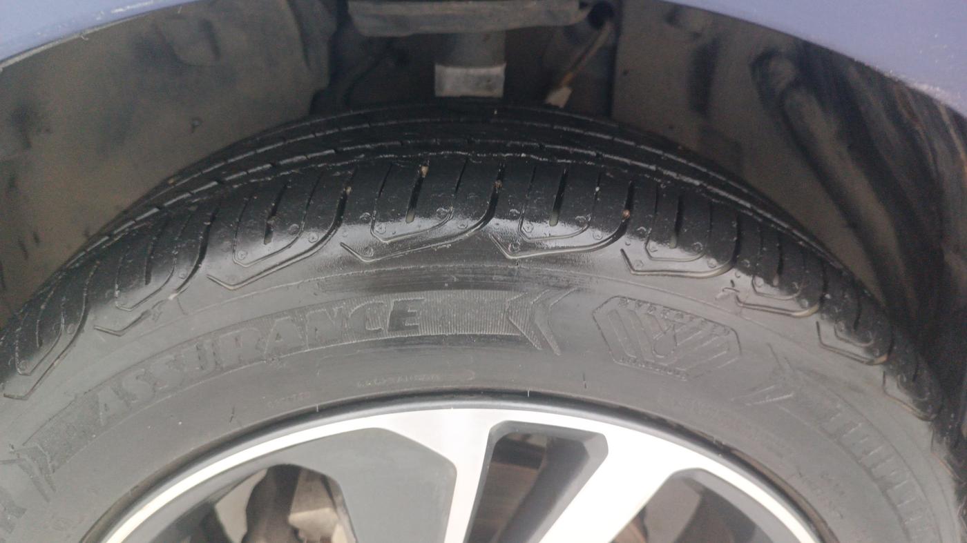 2022 Tata ALTROZ XZA PLUS, Petrol, Automatic, 20,377 km, Left Front Tyre Tread