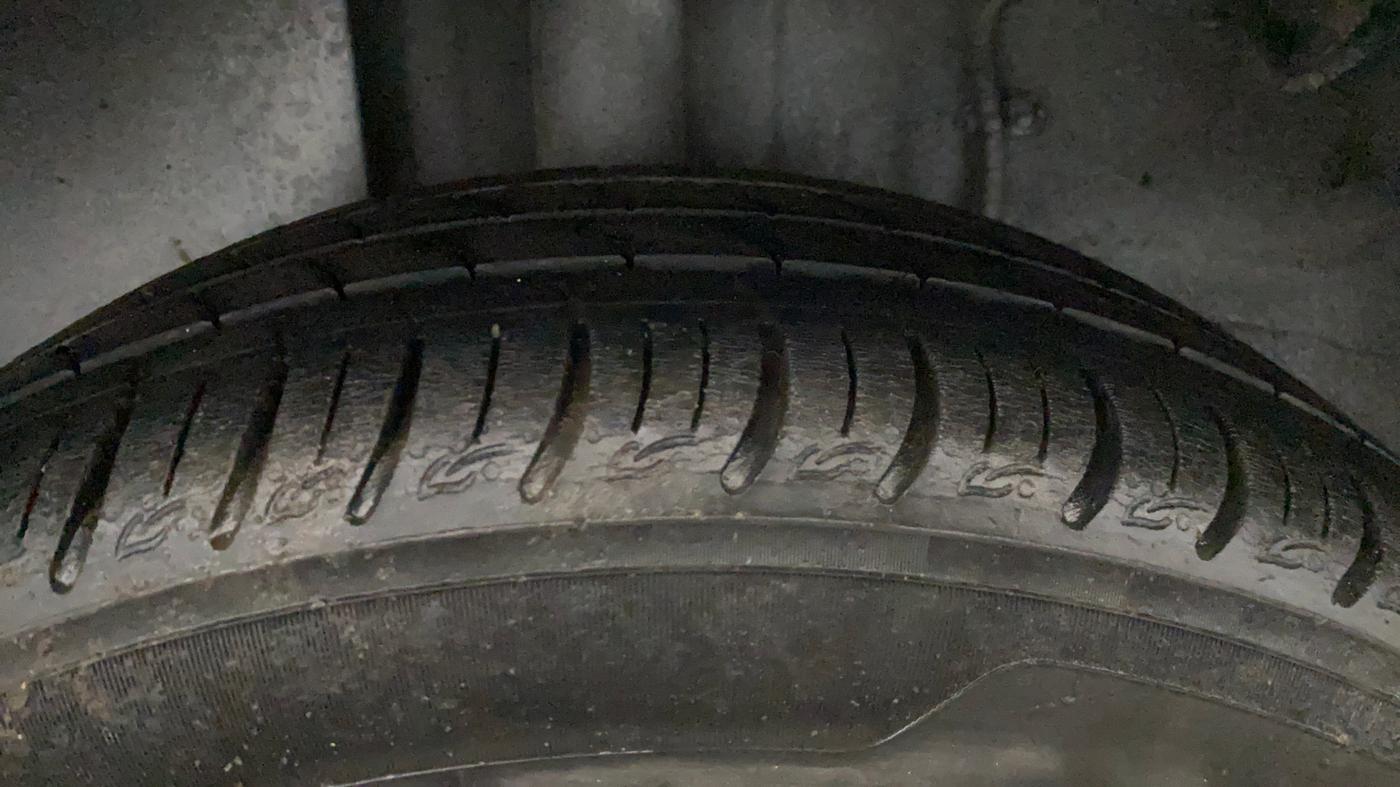 2021 Tata ALTROZ XM PLUS PETROL, Petrol, Manual, 31,982 km, Right Rear Tyre Tread